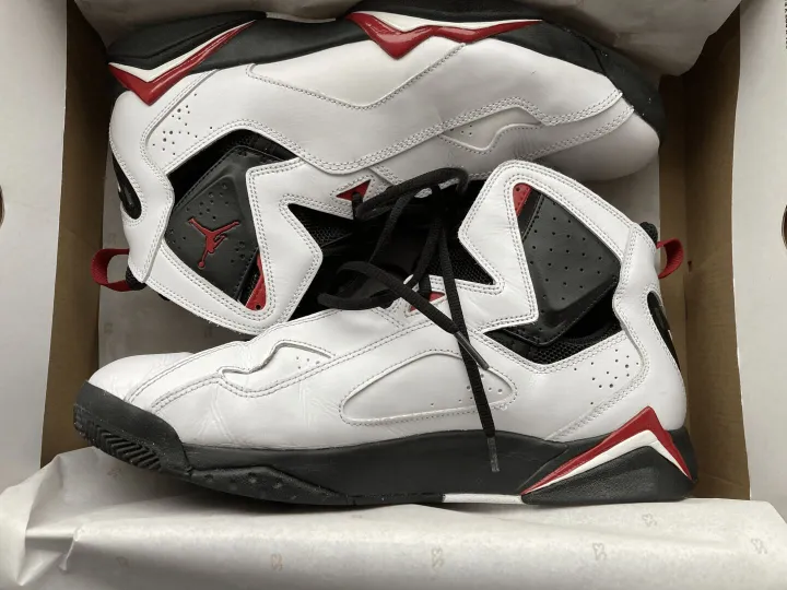 Items for sale
– Nike Jordan True Flight Trainers £25