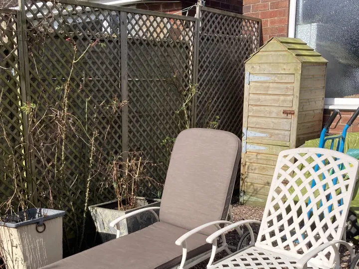 Items for sale
– Pair of metal sun beds with cushions £175 pair £100 each