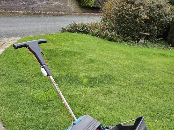 Items for sale &ndash; Black & Decker Scarifier/lawn raker &pound;12.00