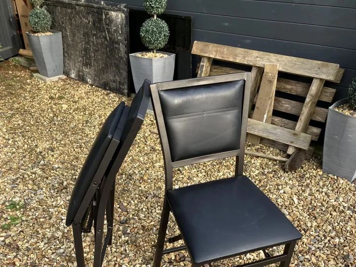 Items for sale
– 4 fold up chairs £25