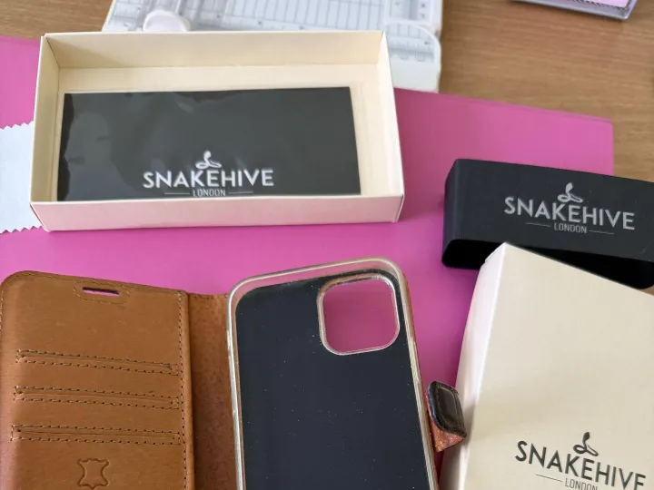 Items for sale
– Snakehive iphone 12 wallet £15