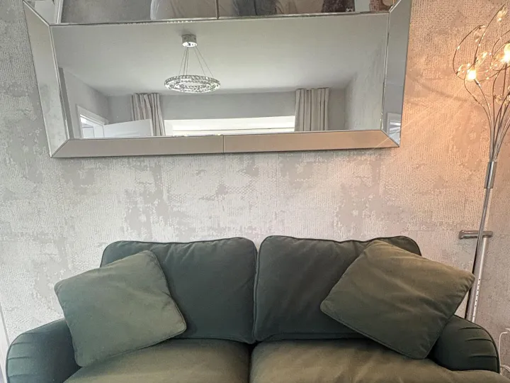 Items free to a good home! – 2 seater velvet green sofa n/r