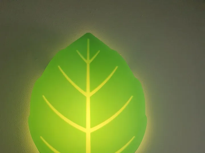 Items for sale
– Ikea Upplyst Green Leaf Kids wall light £5