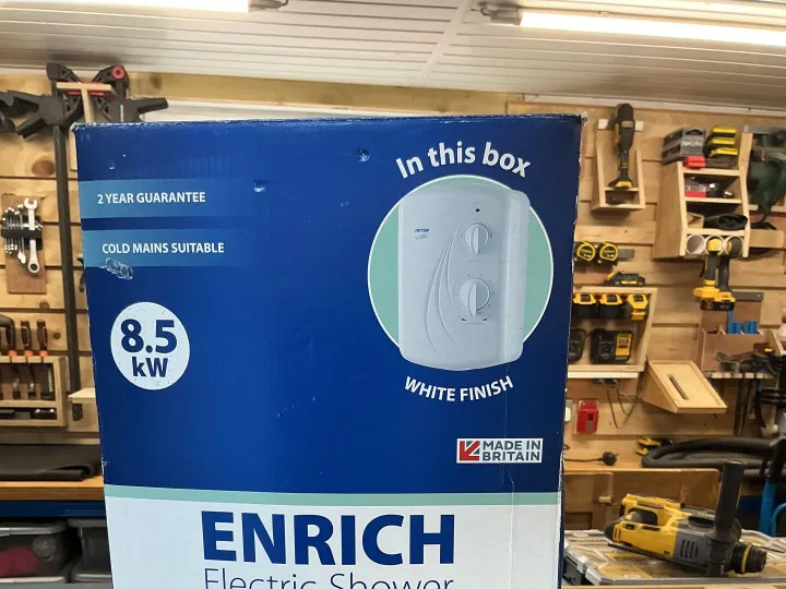 Items for sale
– Triton Electric Shower £20