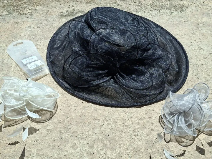 Items for sale
– Ladies Dress Hat and 2 Fascinators £12