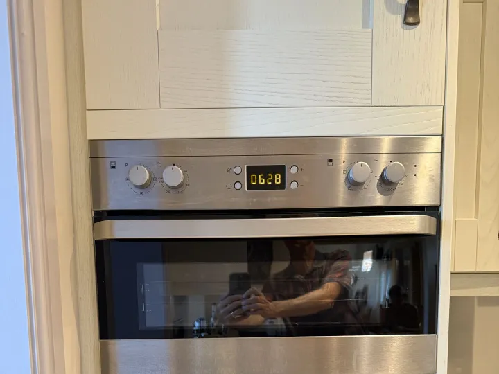 Items for sale
– Beko integrated double oven FREE