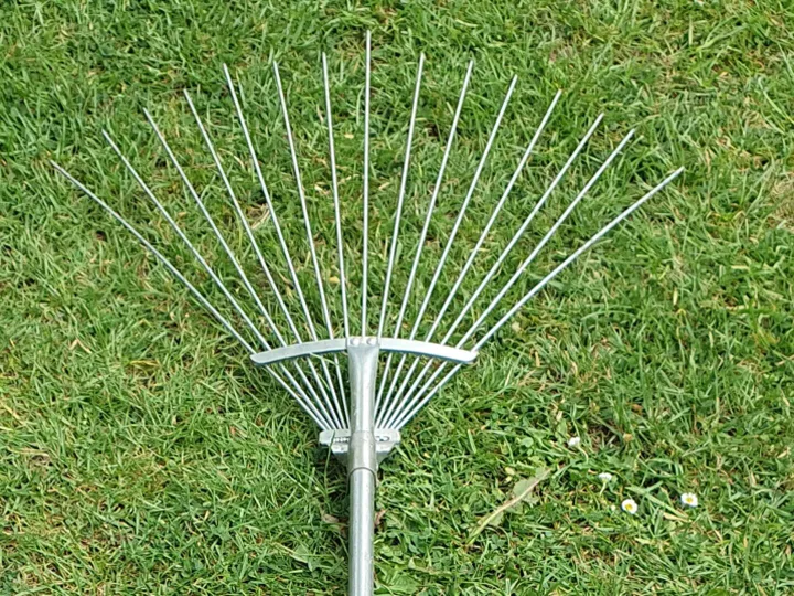 Items for sale
– Folding leaf rake n/r
