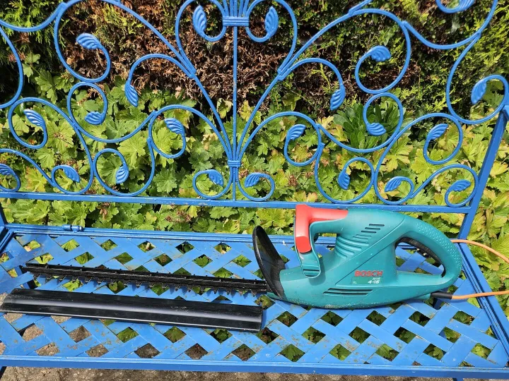 Items for sale &ndash; Long blade Bosh hedge trimmer mains &euro;16.00