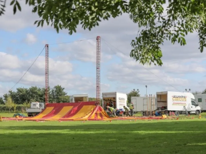 Happy's Circus 01