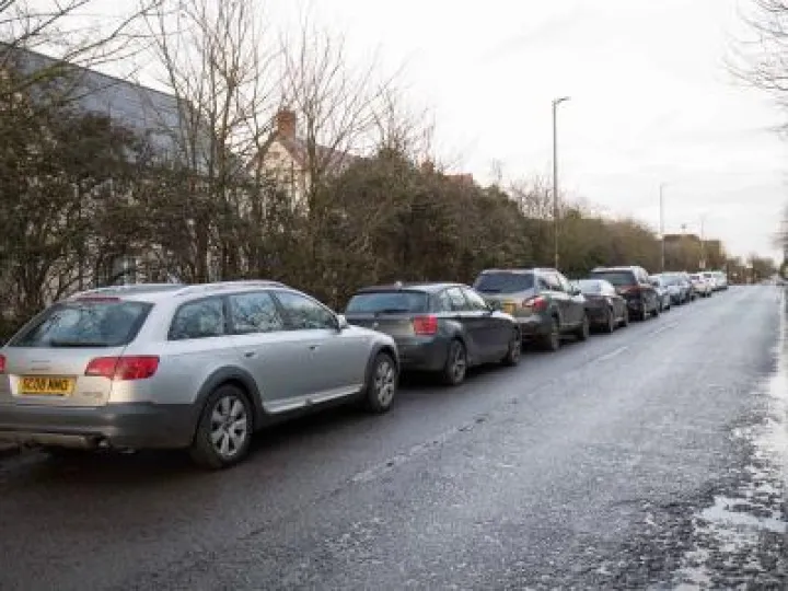 Thame Road Kerbside Parking 01