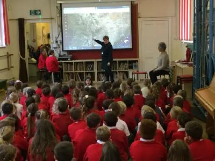 4056BD8E-0A5B-4DE8-8159-4A9EACEA6092