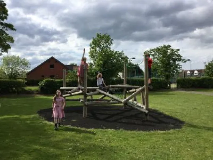 Image: 9BA07946-27CE-48F1-BDB6-9C8D45013119