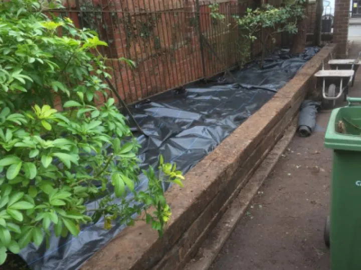 Weed supressing membrane put in