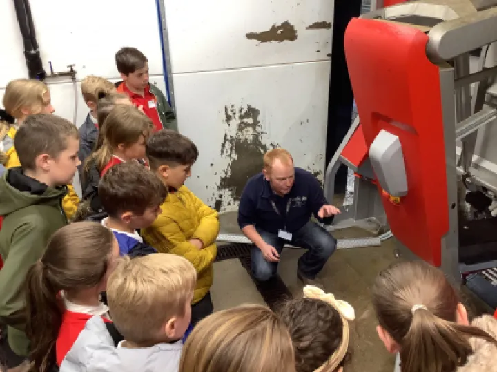 E75D252F-B5E0-44DB-B8B2-13019BC1E8B7