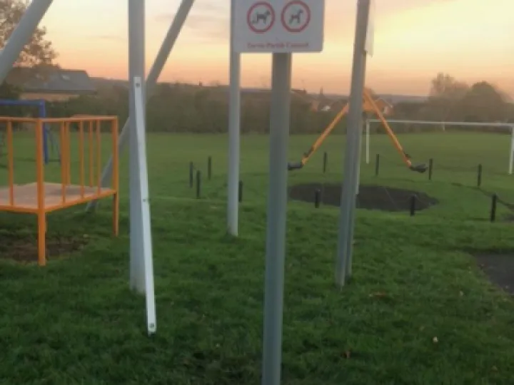 Playing Field Dog Signs Thumbnail  1