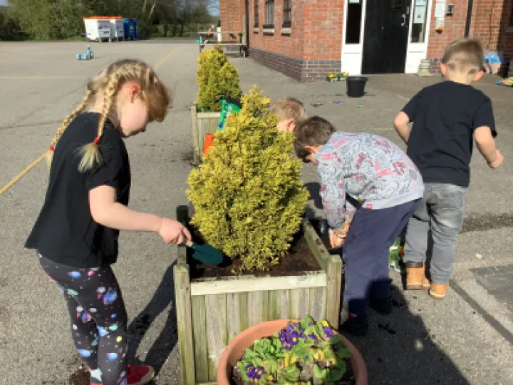 B2AEBBA7-98D6-44F7-812E-15C988E8D673