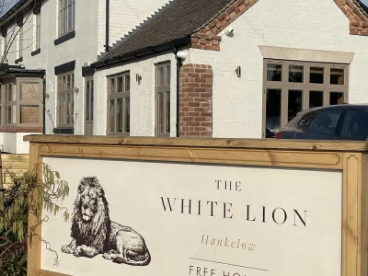 white lion sign 2
