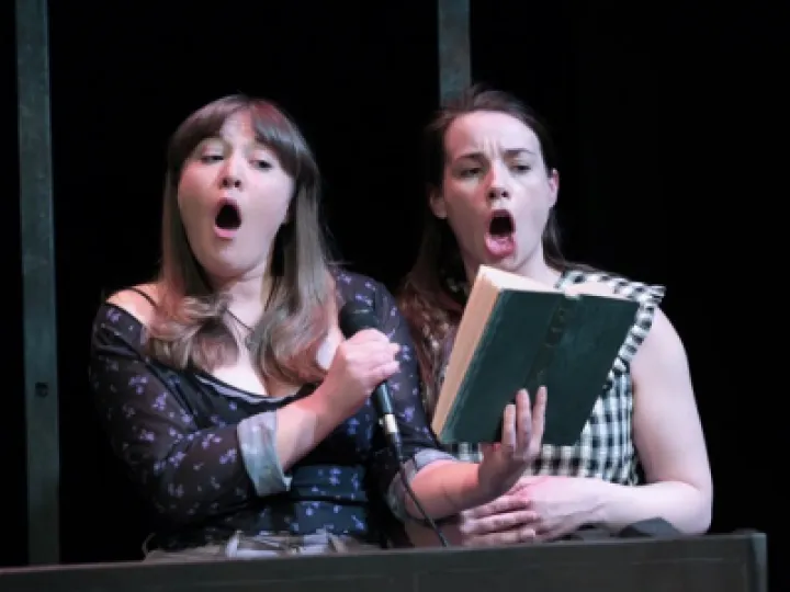 Bronty Sisters 0b5d72afa74847b6b4771585fe6449ff