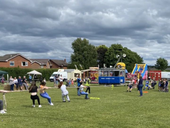 Tarvin fete 2022 Tug of war &ndash; girls