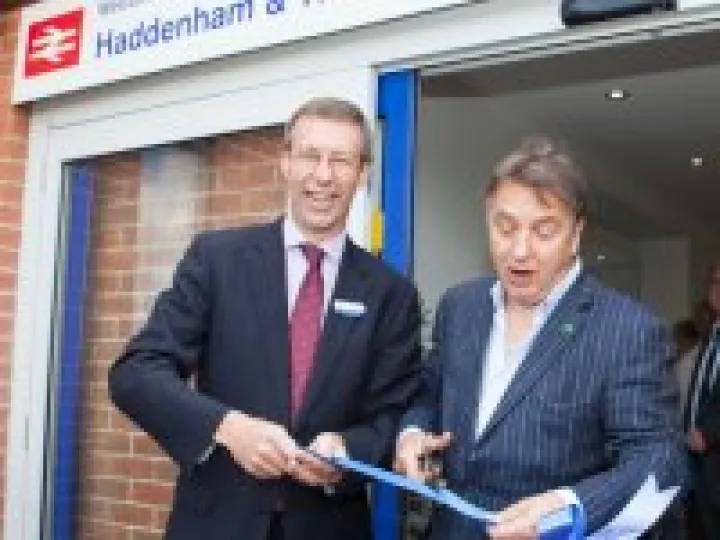 Haddenham Station Jun 2014_02