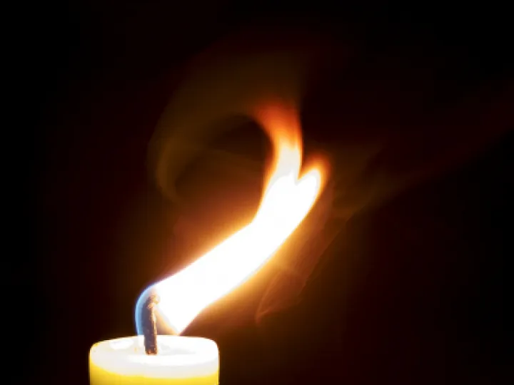 candle-g063e1781e_1920