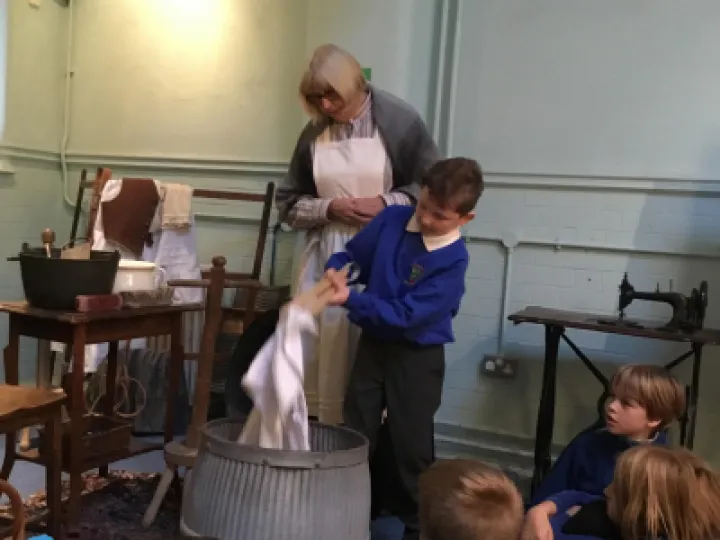 07423C55-A3E6-4330-9BC8-C61223817A8E