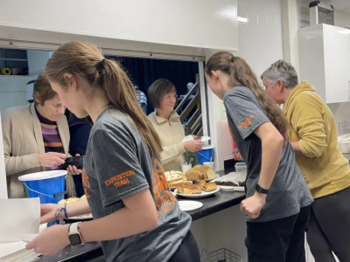 TCC TVQ Costa Rica Girls serving food & hot drinks 2023 Img_8865 (1)