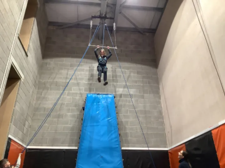 BCFAE75A-1BB7-41D0-8F48-A2AD9ED9E59A