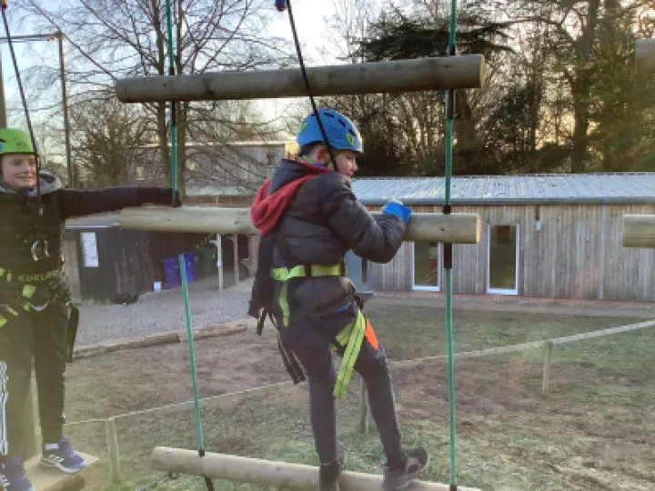 245C6BBB-45A9-42A4-AA3B-315D67407904