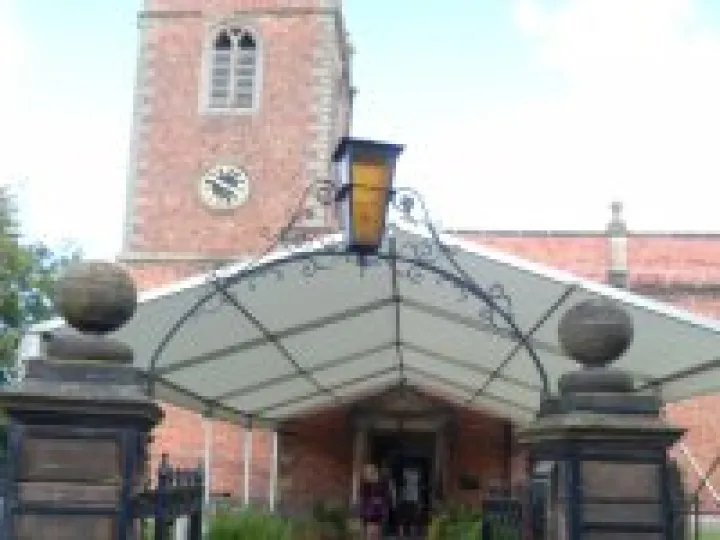 Chinchinha 90th service