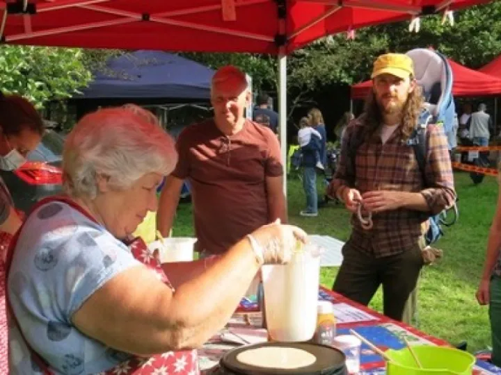 Apple Pressing 6 Pancakes anyone?