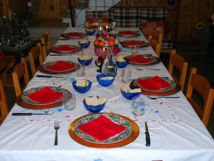 table-540064_1280