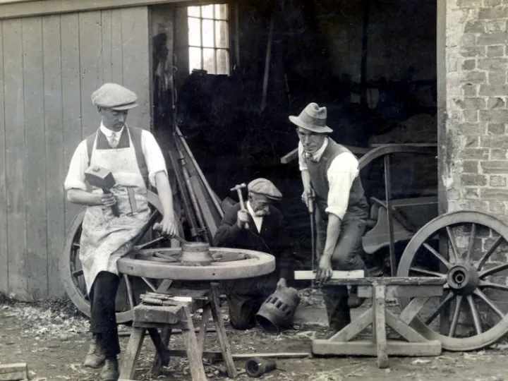 Macefen Smithy Workers