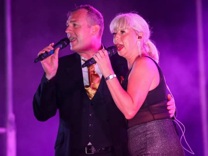 Jay Ashton and Vicky Kaylor From  39 Calling Plane