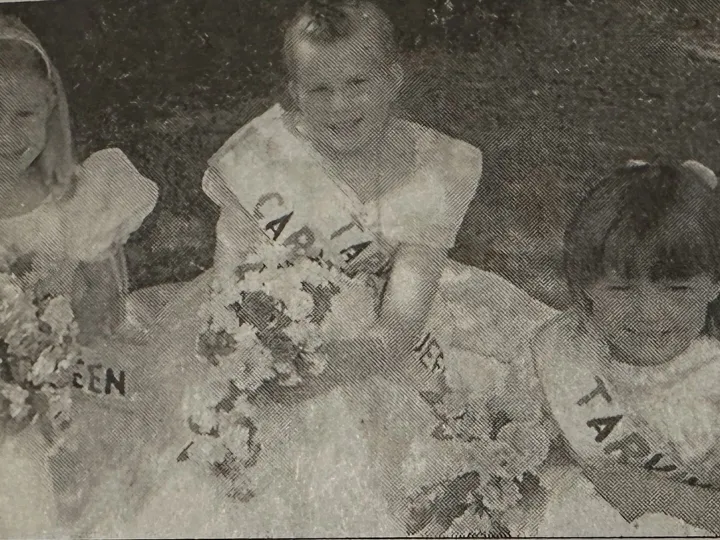 Tarvin Villafe fete 1996 Procession Leaders